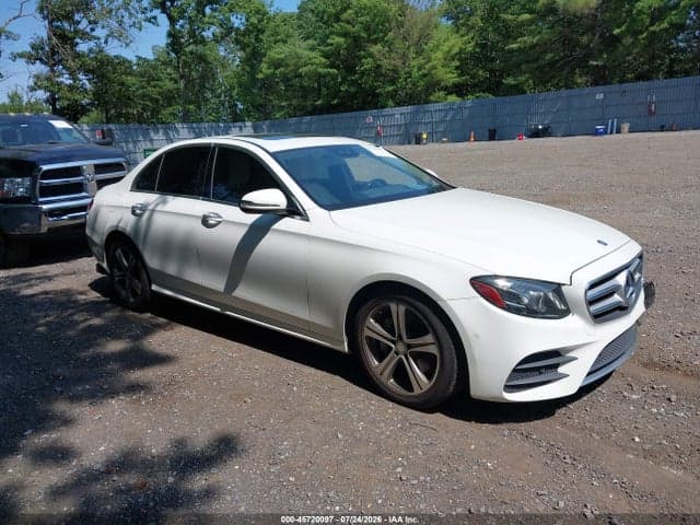 2017 MERCEDES-BENZ E 300 4MATIC 1