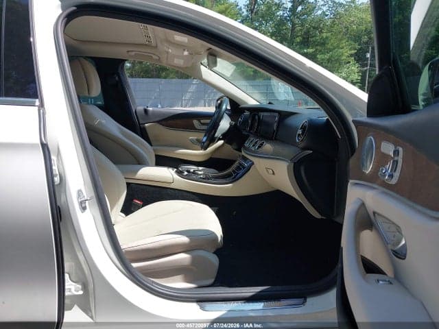 2017 MERCEDES-BENZ E 300 4MATIC 5