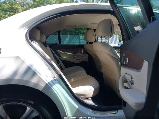 2017 MERCEDES-BENZ E 300 4MATIC 8