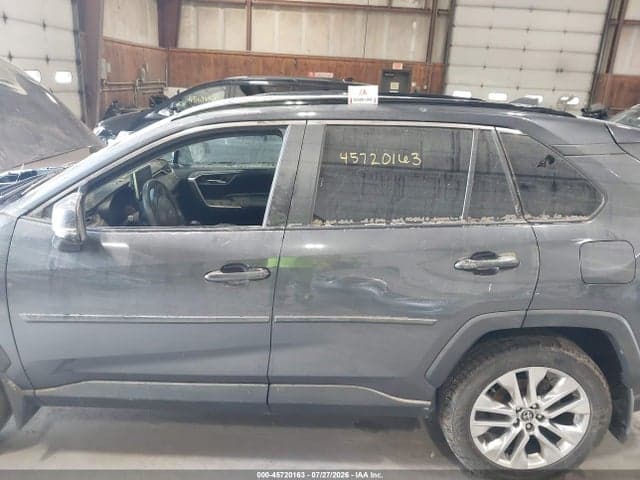 2020 TOYOTA RAV4 XLE PREMIUM 6