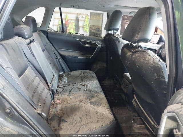 2020 TOYOTA RAV4 XLE PREMIUM 8