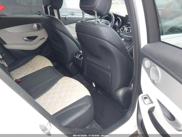 2017 MERCEDES-BENZ GLC 300 4MATIC 8