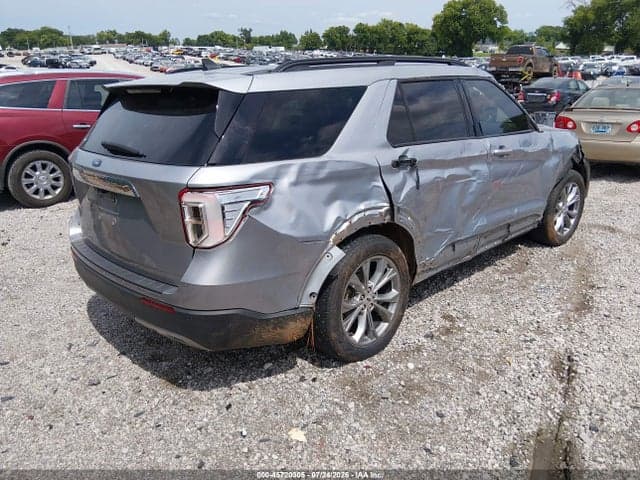 2022 FORD EXPLORER XLT 4