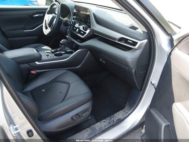 2025 TOYOTA HIGHLANDER XLE 5