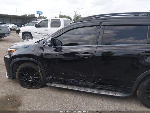 2017 TOYOTA HIGHLANDER SE 17