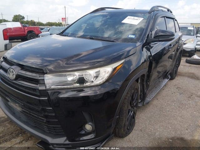 2017 TOYOTA HIGHLANDER SE 19