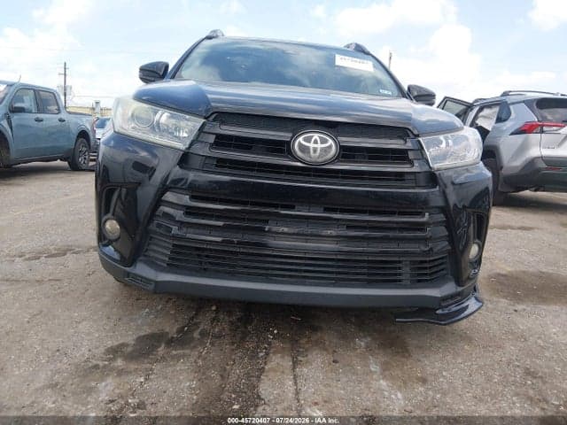 2017 TOYOTA HIGHLANDER SE 20