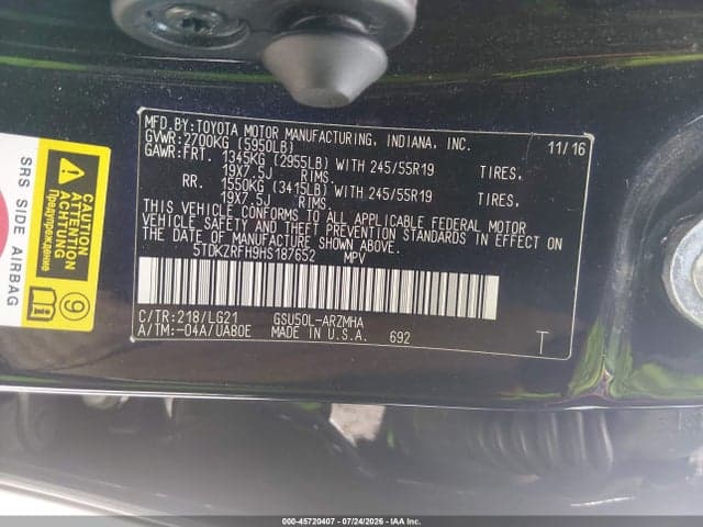 2017 TOYOTA HIGHLANDER SE 9