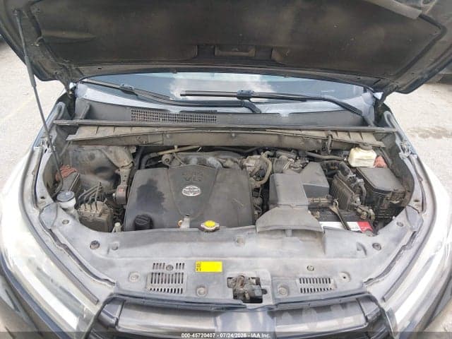 2017 TOYOTA HIGHLANDER SE 10