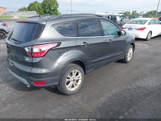 2017 FORD ESCAPE SE 4