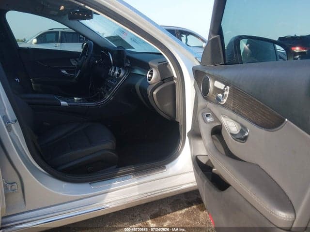 2020 MERCEDES-BENZ C 300 5