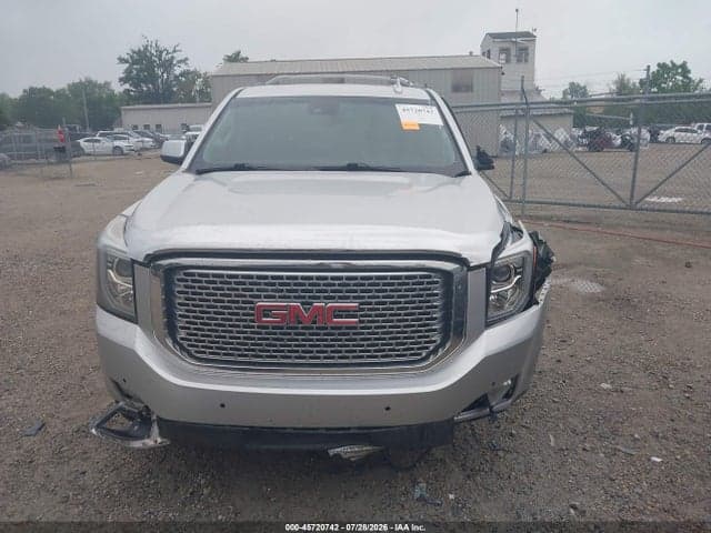 2017 GMC YUKON XL SLT 13