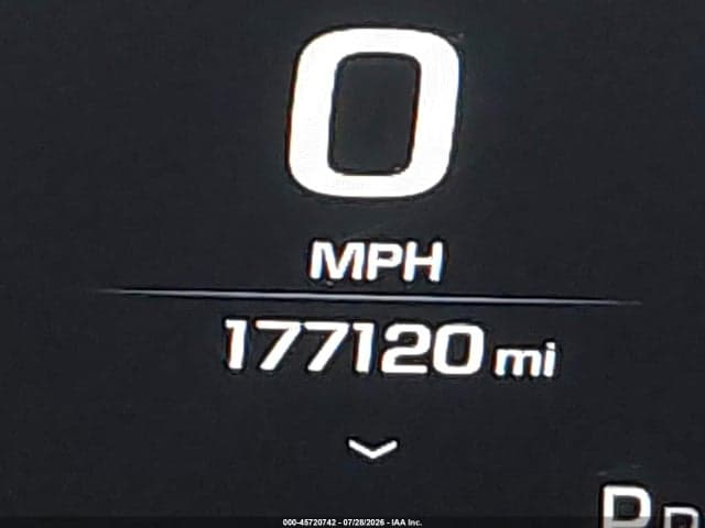 2017 GMC YUKON XL SLT 16