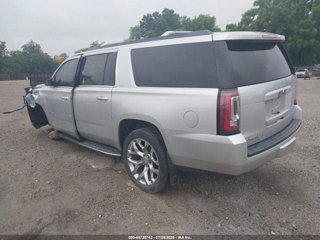 2017 GMC YUKON XL SLT 3