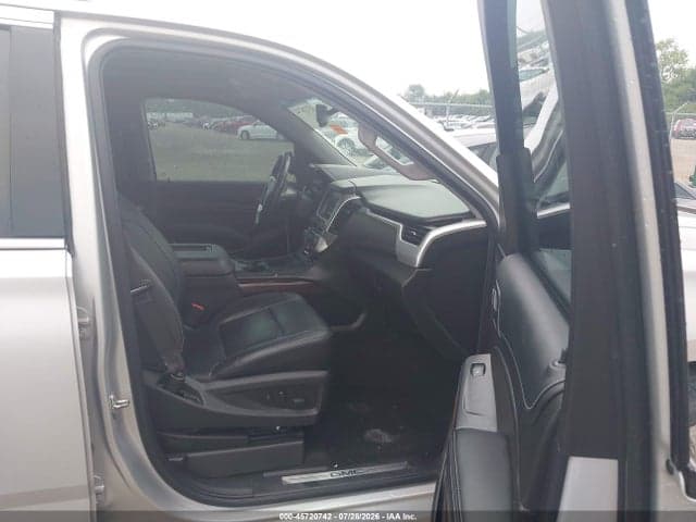 2017 GMC YUKON XL SLT 5