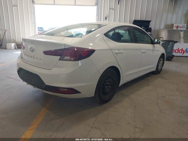 2019 HYUNDAI ELANTRA SE 4