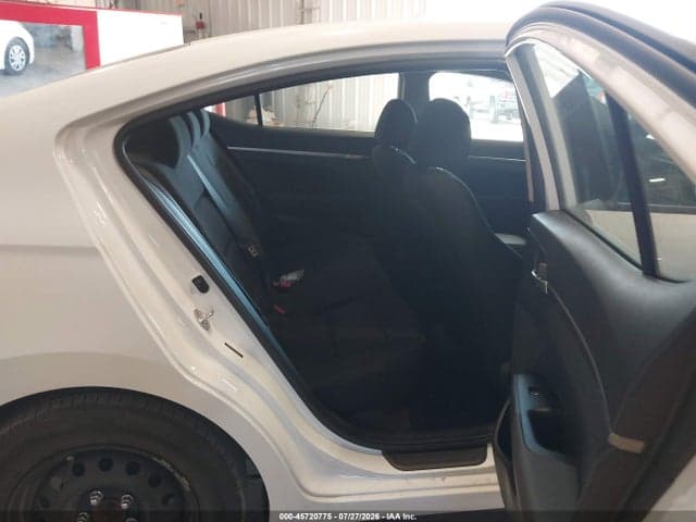 2019 HYUNDAI ELANTRA SE 8
