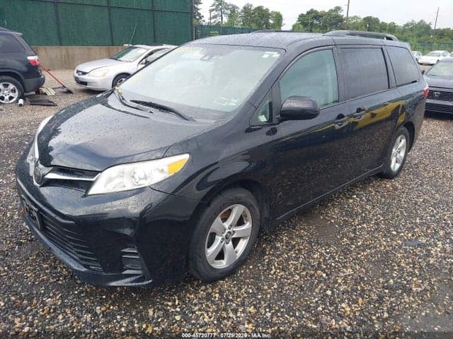 2020 TOYOTA SIENNA LE 2