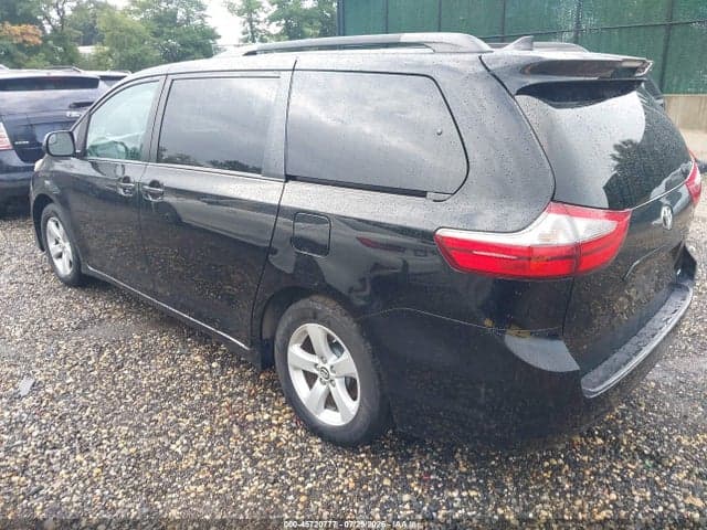 2020 TOYOTA SIENNA LE 3