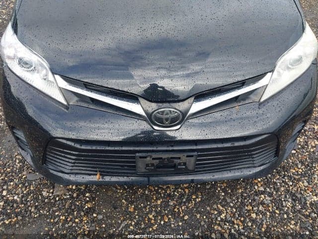 2020 TOYOTA SIENNA LE 6