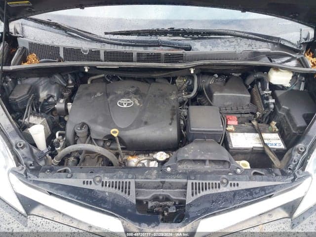 2020 TOYOTA SIENNA LE 10