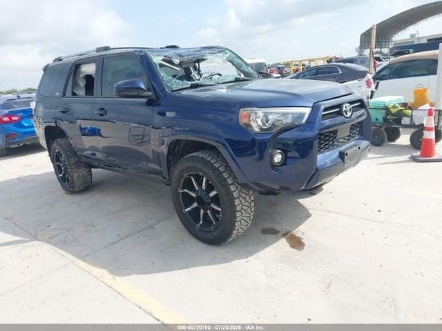 2022 TOYOTA 4RUNNER SR5 1