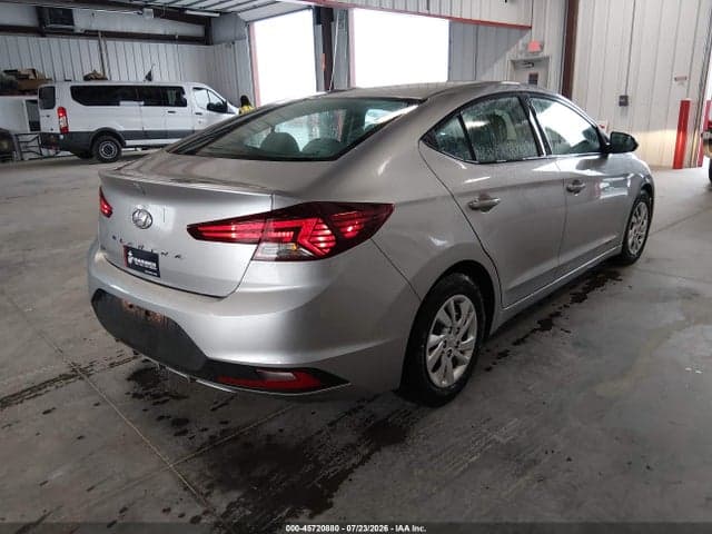 2020 HYUNDAI ELANTRA SE 4