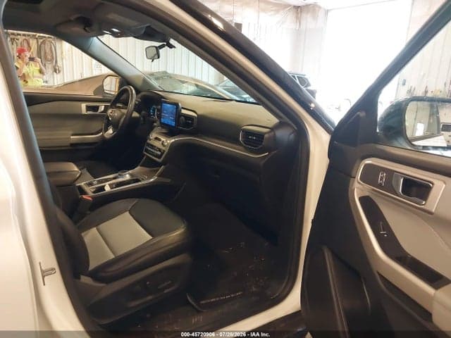 2022 FORD EXPLORER XLT 5