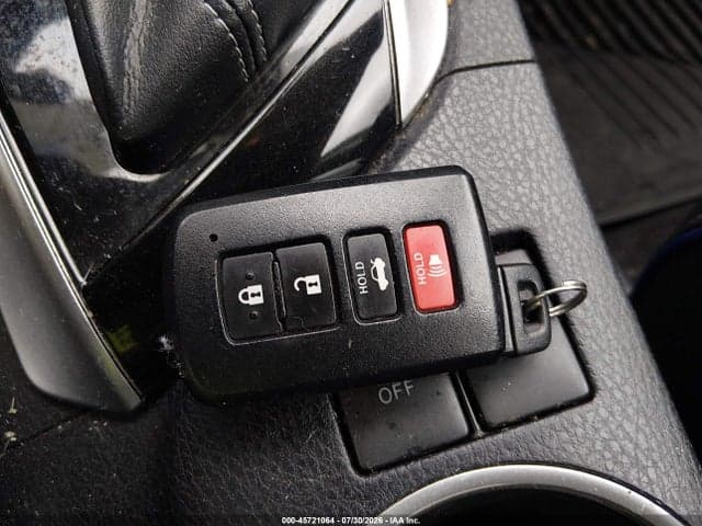 2017 TOYOTA COROLLA SE 11