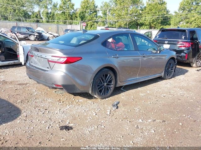 2025 TOYOTA CAMRY SE 4