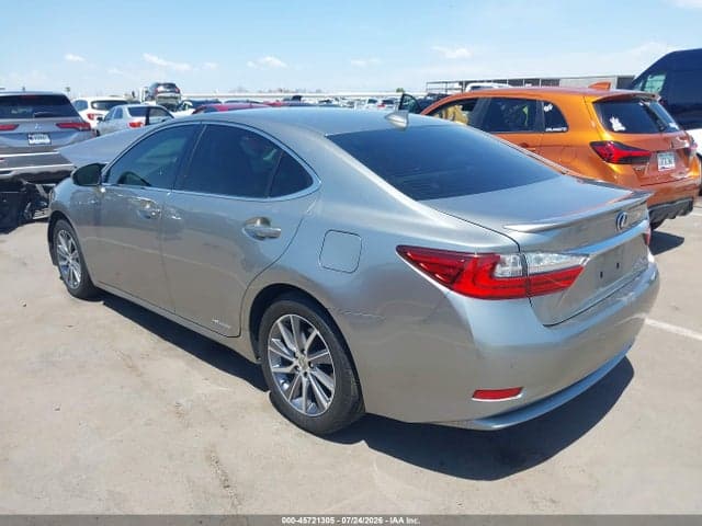 2018 LEXUS ES 300H 3