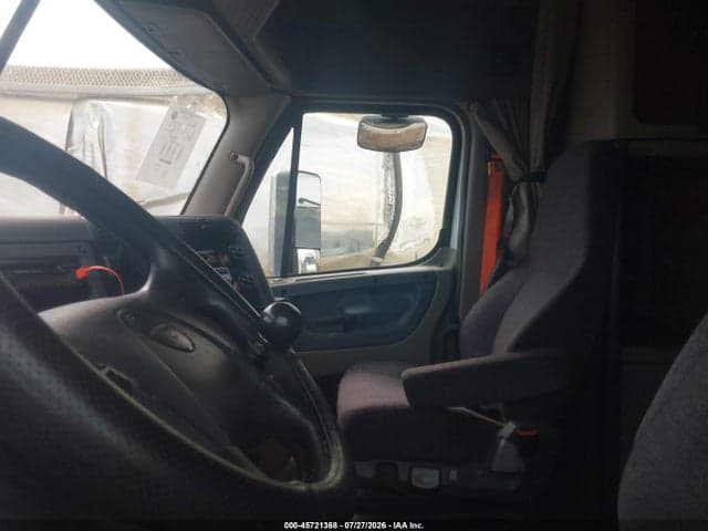 2017 FREIGHTLINER CASCADIA 125 6