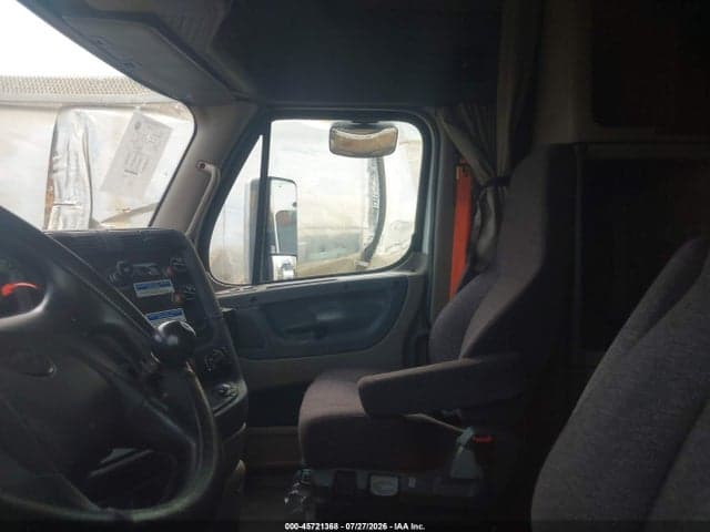 2017 FREIGHTLINER CASCADIA 125 7