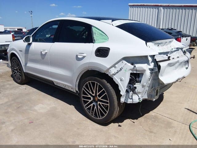 2026 PORSCHE CAYENNE E-HYBRID COUPE 3