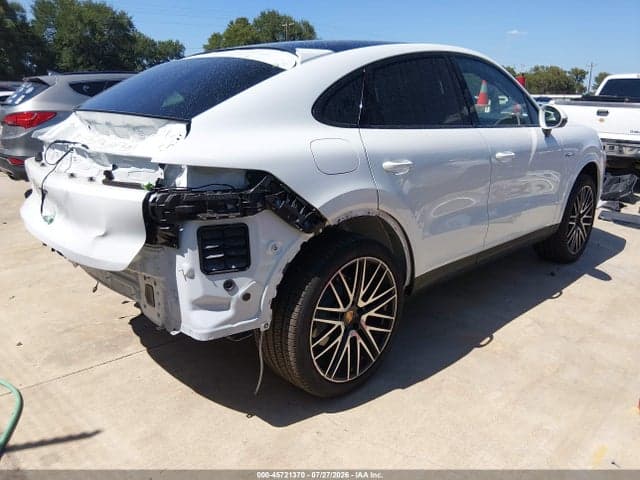 2026 PORSCHE CAYENNE E-HYBRID COUPE 4
