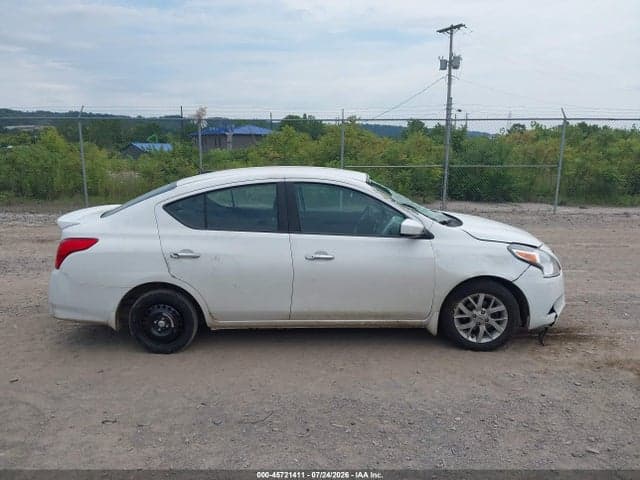 2019 NISSAN VERSA 1.6 SV 14