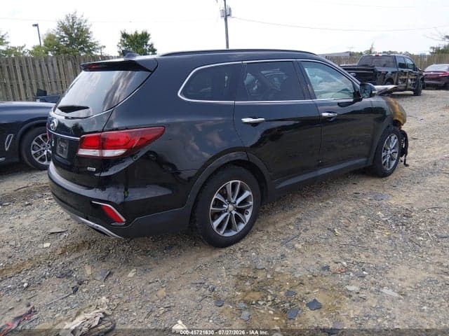 2017 HYUNDAI SANTA FE SE 4