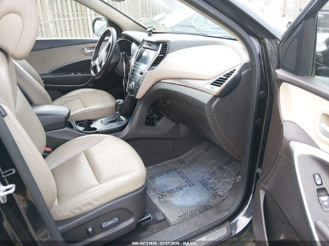2017 HYUNDAI SANTA FE SE 5