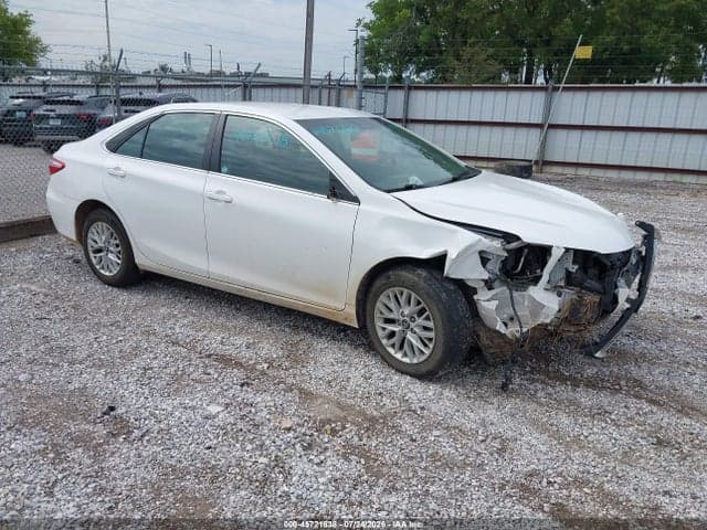 2017 TOYOTA CAMRY LE 1