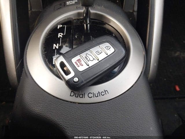 2017 HYUNDAI VELOSTER VALUE EDITION 11