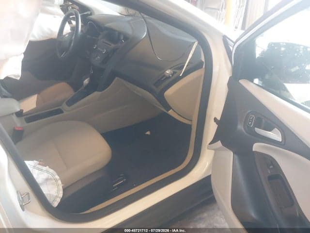 2017 FORD FOCUS SE 5