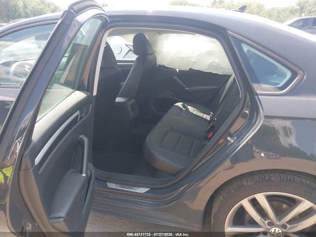 2018 VOLKSWAGEN PASSAT 2.0T R-LINE/2.0T S 8
