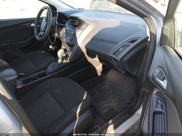 2017 FORD FOCUS SE 5