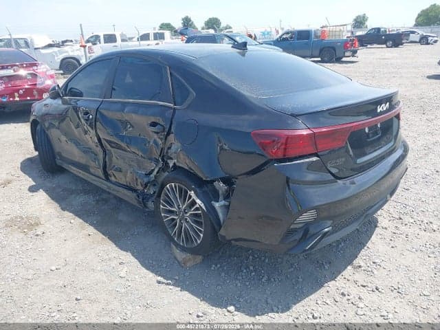 2022 KIA FORTE GT-LINE 3