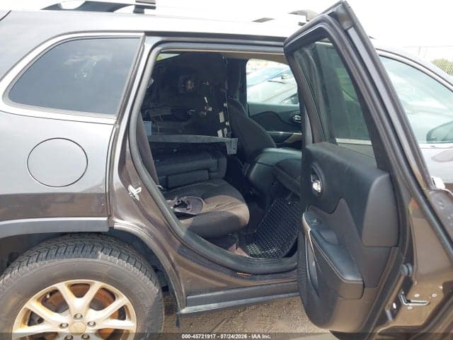 2017 JEEP CHEROKEE LATITUDE 4X4 8