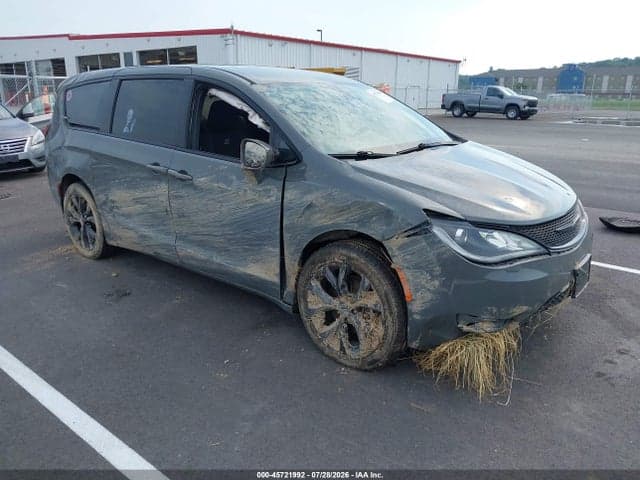 2020 CHRYSLER PACIFICA TOURING - 1