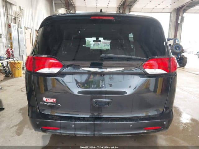 2018 CHRYSLER PACIFICA TOURING 16