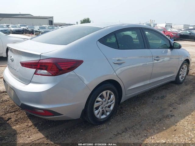 2020 HYUNDAI ELANTRA SE 4