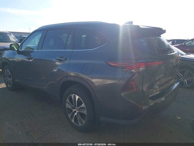 2025 TOYOTA HIGHLANDER XLE 3