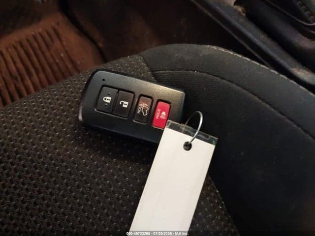 2018 TOYOTA RAV4 XLE 11